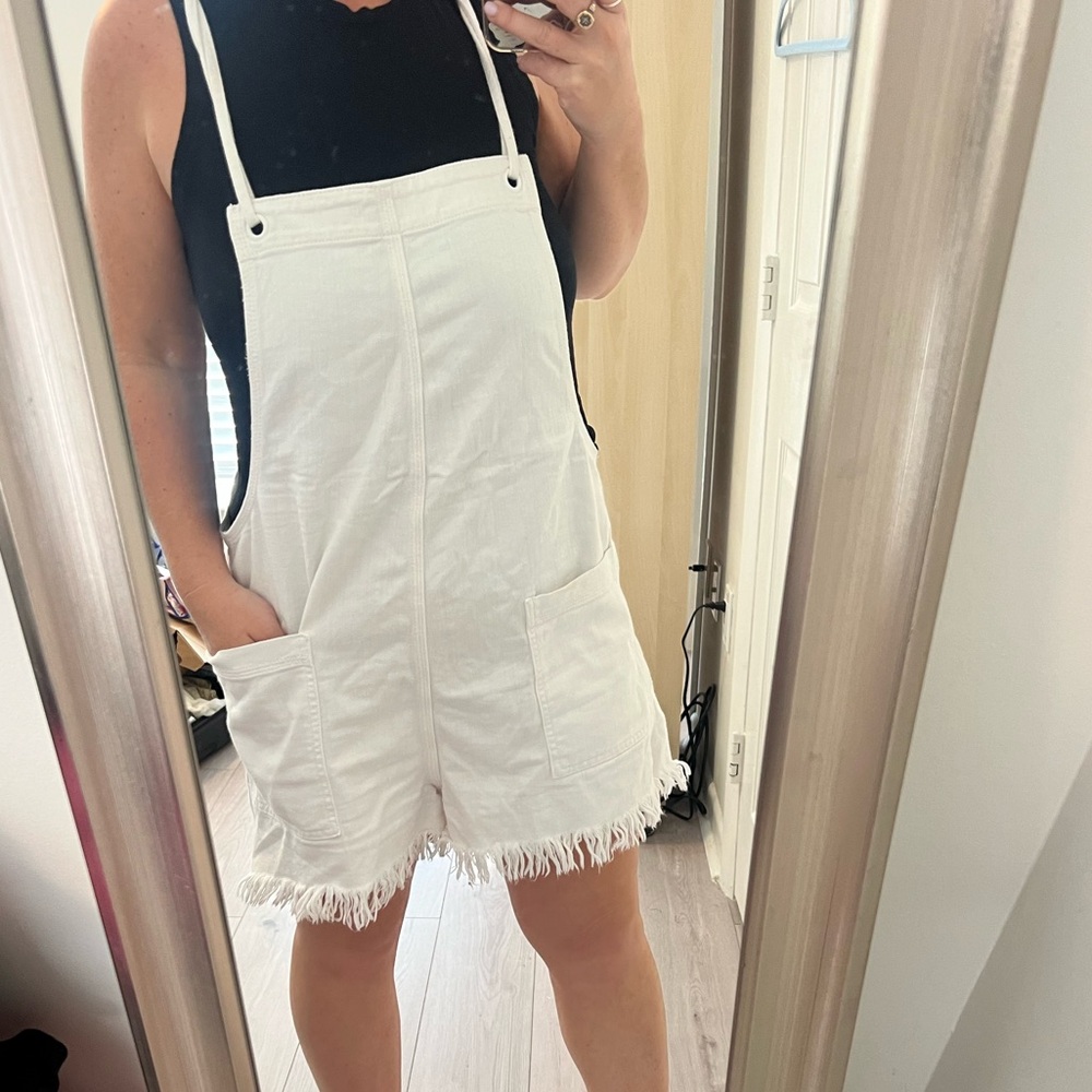 Aerie White Frayed Hem Cargo Shorts